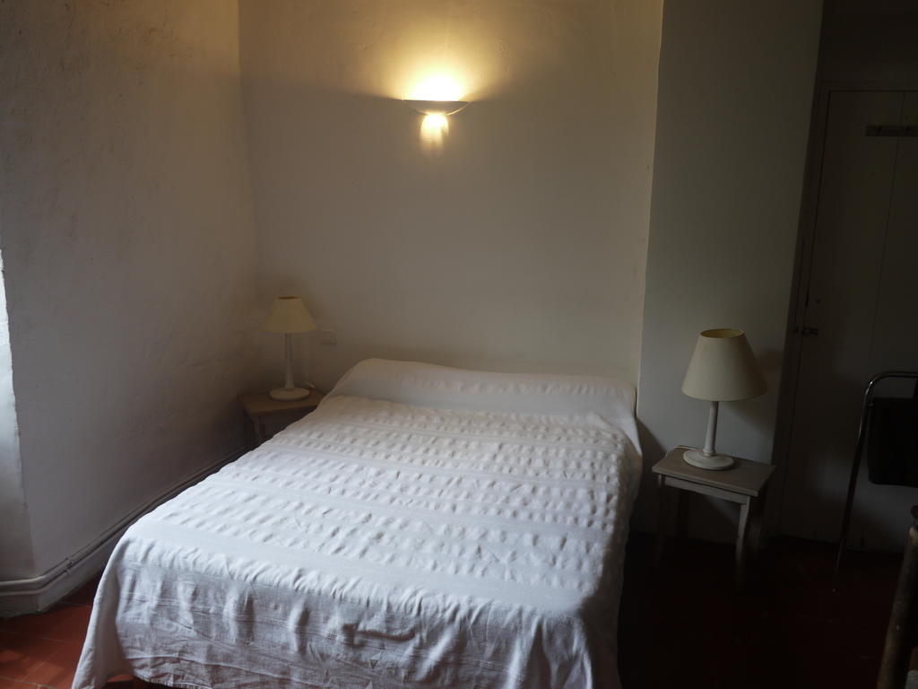 Auberge Des Seguins Buoux Δωμάτιο φωτογραφία