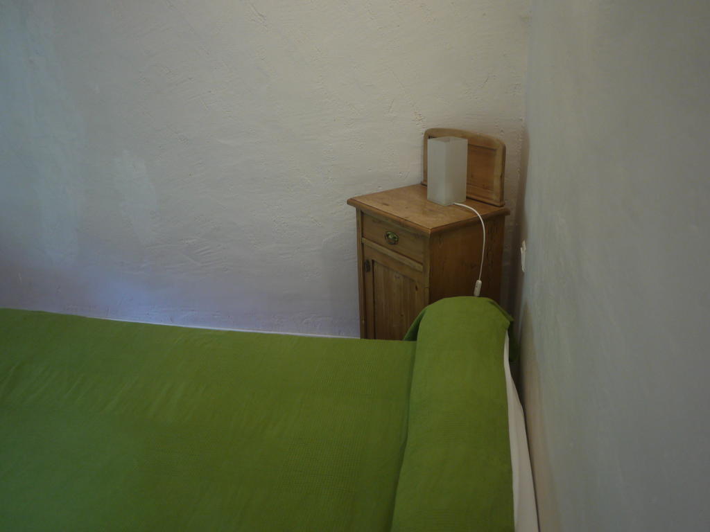 Auberge Des Seguins Buoux Δωμάτιο φωτογραφία