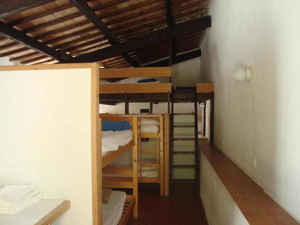 Auberge Des Seguins Buoux Δωμάτιο φωτογραφία