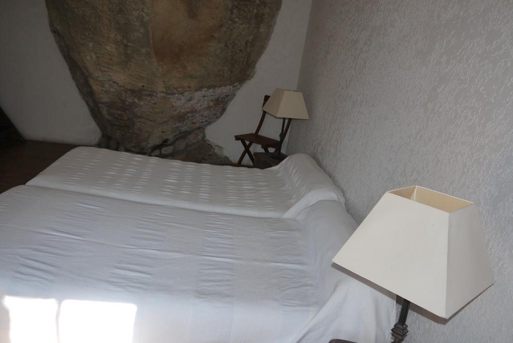 Auberge Des Seguins Buoux Δωμάτιο φωτογραφία
