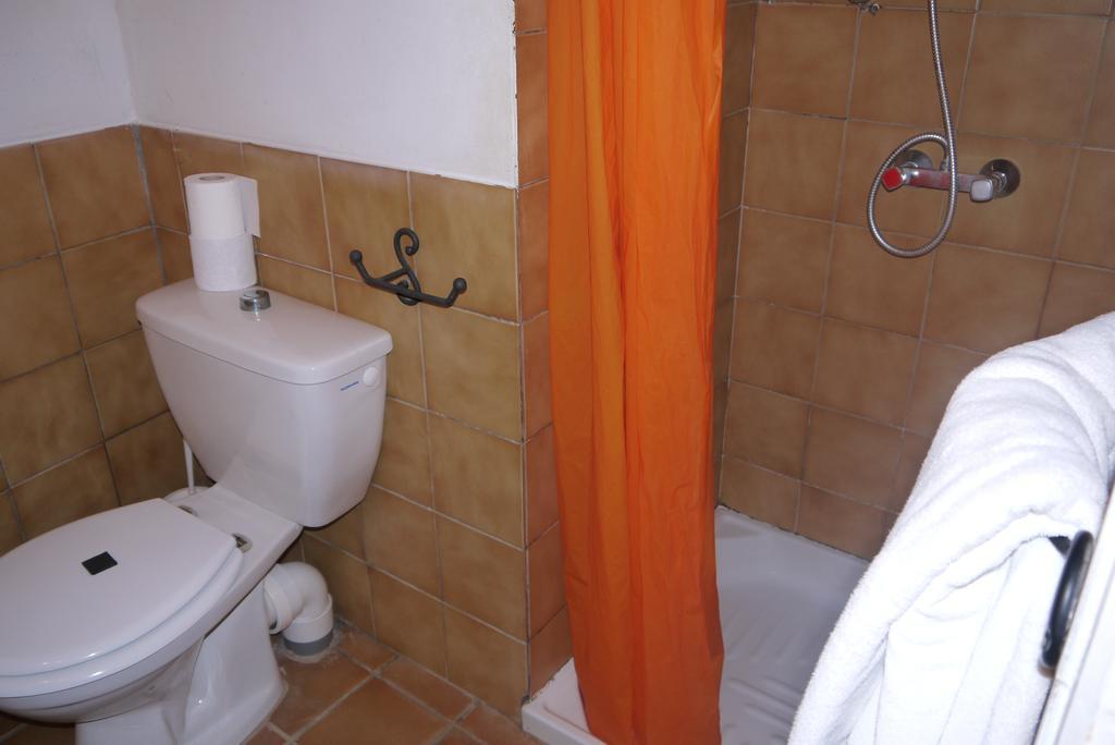 Auberge Des Seguins Buoux Δωμάτιο φωτογραφία