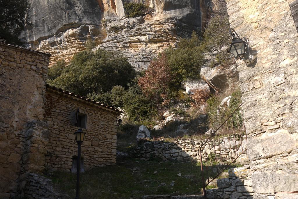 Auberge Des Seguins Buoux Εξωτερικό φωτογραφία