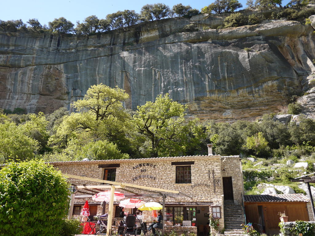 Auberge Des Seguins Buoux Εξωτερικό φωτογραφία