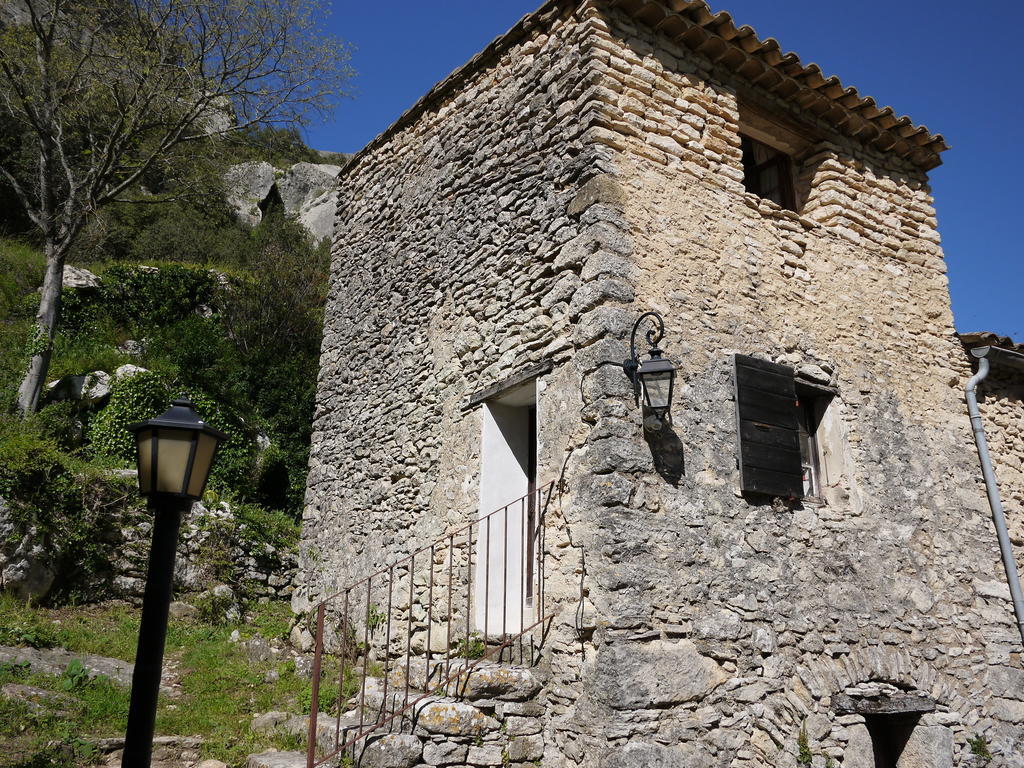 Auberge Des Seguins Buoux Εξωτερικό φωτογραφία